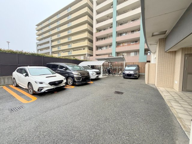 レビソールの駐車場