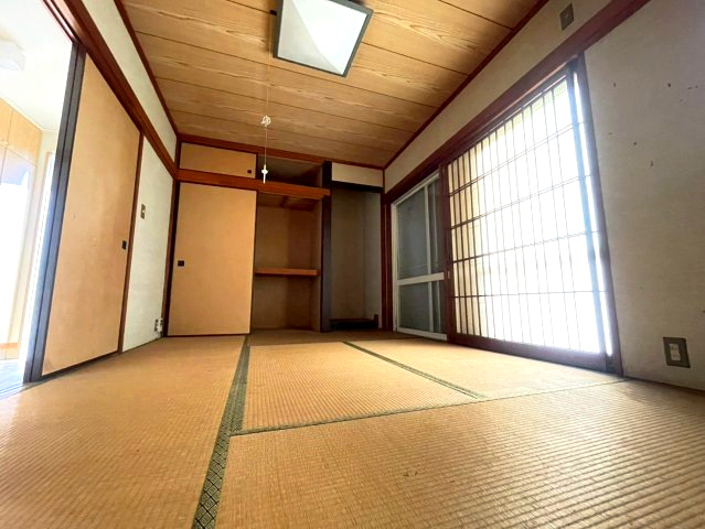 八街ろの和室