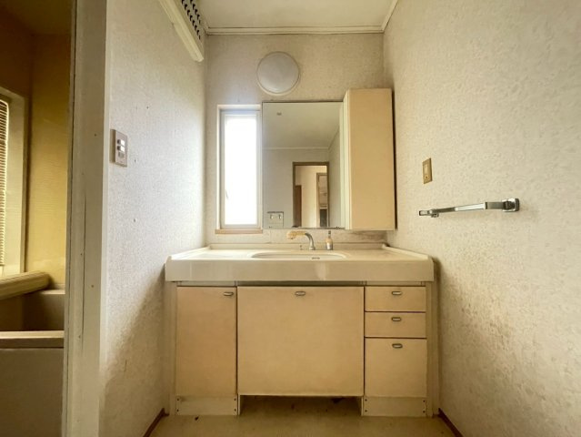 八街ろの独立洗面台