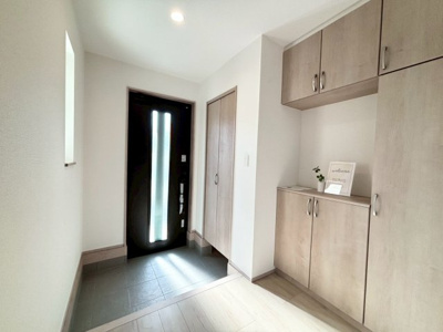 【玄関】 | 高槻市柱本6丁目　新築戸建