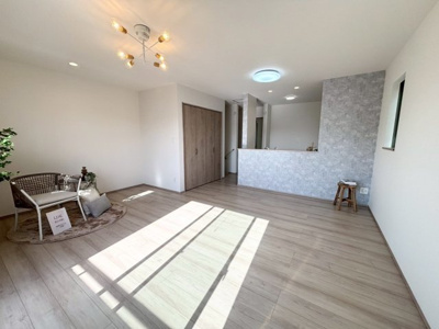 【居間・リビング】 | 高槻市柱本6丁目　新築戸建