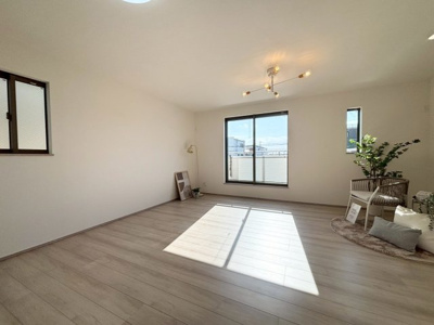 【居間・リビング】 | 高槻市柱本6丁目　新築戸建