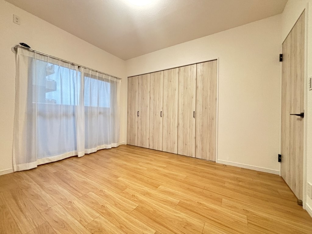 サンハウス鳴海の洋室