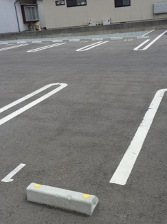 【駐車場】 | シャン・ド・フルールⅠ | 駐車場に車を止められます