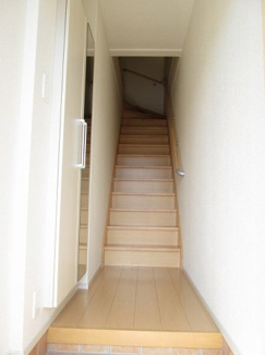 【玄関】 | シャン・ド・フルールⅠ | 明るい玄関です