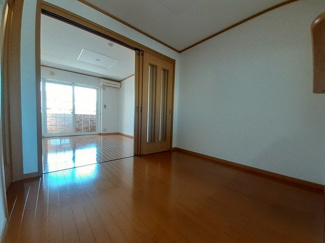 【居間・リビング】 | プラシード緑ヶ丘 | ゆったりとしたリビングです