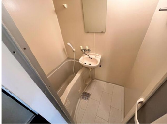 【シャワールーム】