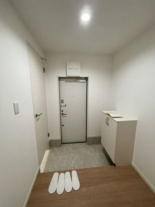 ルピナス東門前の玄関