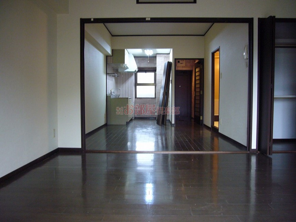 プルミエ国分の居間・リビング|同タイプ参考※現況優先です