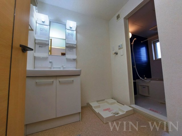 エバーラスト WESTの洗面所