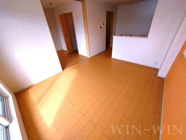 エバーラスト WESTの居間・リビング