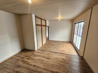 東朝霧丘戸建の内装