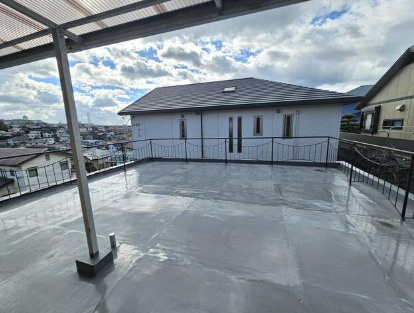 東朝霧丘戸建のバルコニー