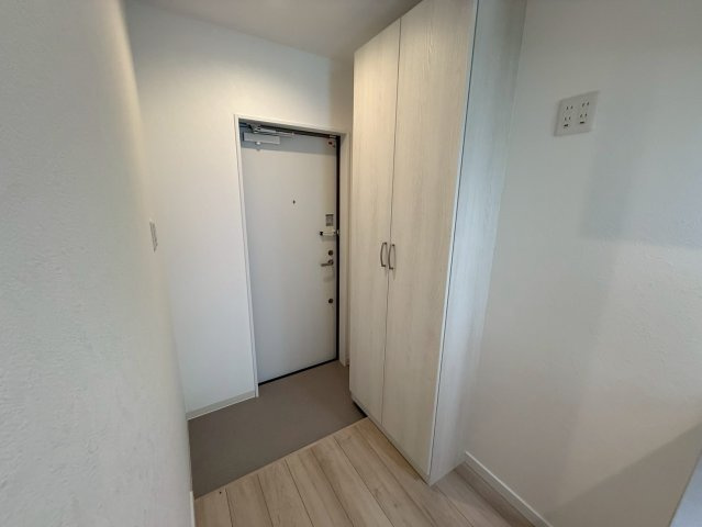 プルメリア阪大前の玄関