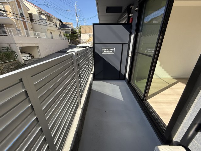 プルメリア阪大前のバルコニー
