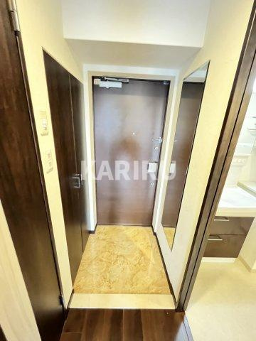 プレジオ内代の玄関