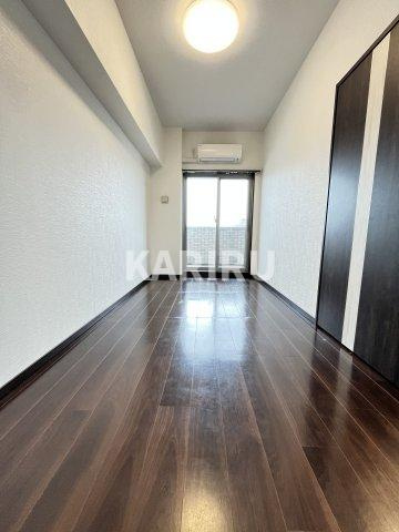 プレジオ内代の洋室