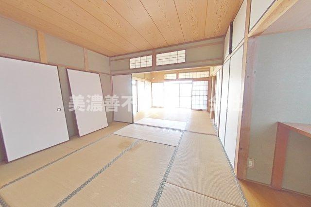 ６６０８７　岐阜市又丸中古戸建て（事務所付き）の和室