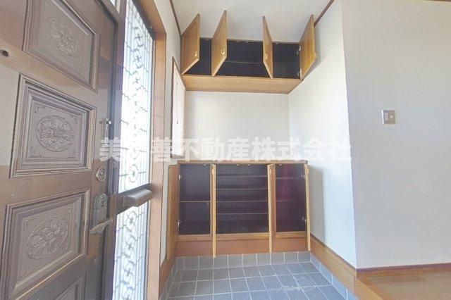 ６６０８７　岐阜市又丸中古戸建て（事務所付き）の玄関