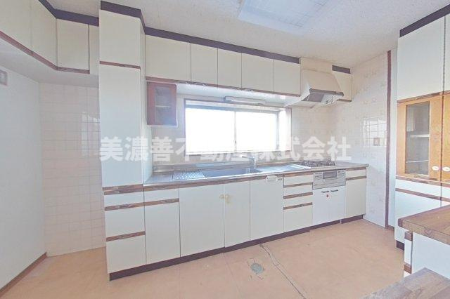 ６６０８７　岐阜市又丸中古戸建て（事務所付き）のキッチン