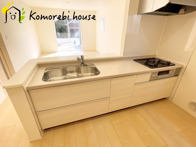 鴻巣市鴻巣第2　新築一戸建て　リーブルガーデン　01のキッチン|きれいなキッチンです