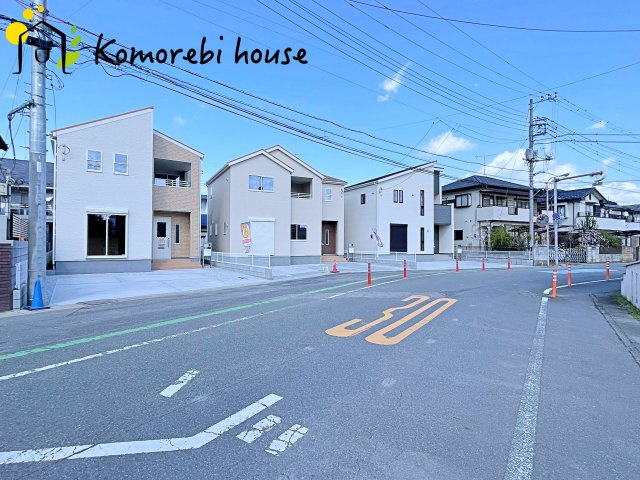 鴻巣市鴻巣第2　新築一戸建て　リーブルガーデン　01の前面道路含む現地写真|前面道路含む現地写真です