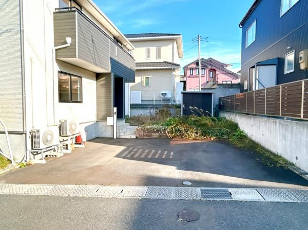 八戸市大字新井田字常光田の駐車場