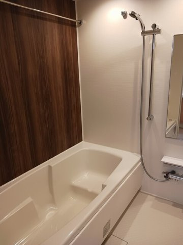 ロン　ボヌールの浴室|落ち着いた空間のお風呂です