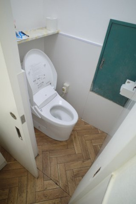 【トイレ】 | 習志野台２丁目貸店舗 | トイレ、洗面設備はお隣のテナントと共同使用