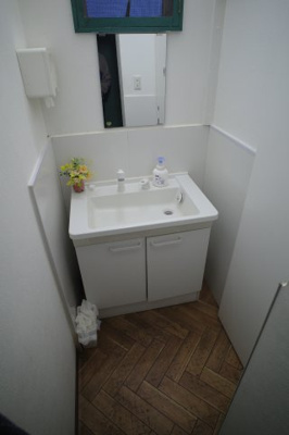 【洗面所】 | 習志野台２丁目貸店舗 | トイレ洗面は隣のベトナム店内部に設備されております。