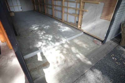 【内装】 | 習志野台２丁目貸店舗 | 土間はコンクリート敷き