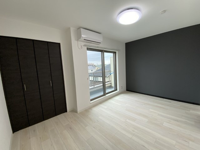 ジーメゾン東岩槻の洋室