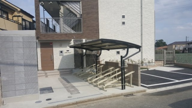 クレイノリヴェールのその他|物件入り口/駐輪場