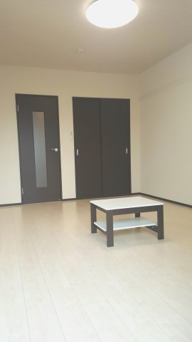 クレイノリヴェールの居間・リビング|201号撮影。部屋毎で間取りタイプ変わります。