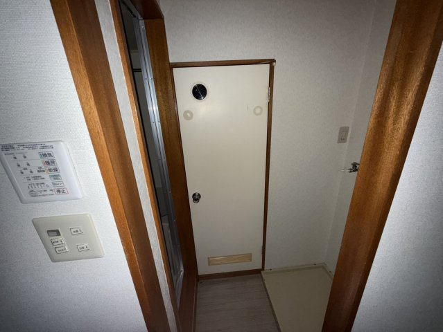 メゾンキャンパスIIの玄関