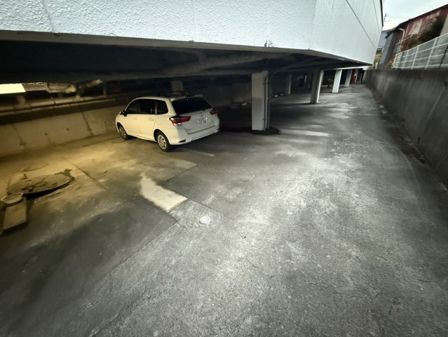 メゾンキャンパスIIの駐車場