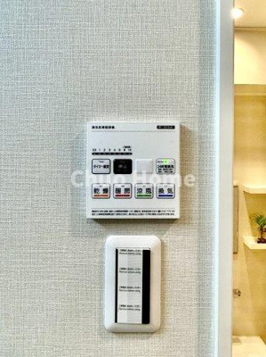 【内装】 | ウイン南千住エクシオン | 【浴室乾燥機】暖房・冷風・換気・乾燥が可能です。毎日を快適に過ごせるうれしい機能が揃っています。雨の日の洗濯物も安心です。