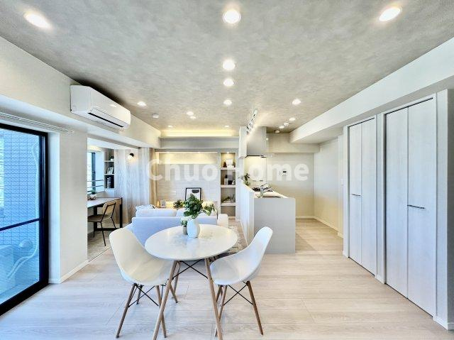 ウイン南千住エクシオンの居間・リビング|【居間・リビング】「ＬＤＫは家族団らんをデザイン」広いＬＤＫでは家族が集まり一緒の時間を過ごせる工夫がされております。何気ない一日の当たり前のひとコマがいつか一生の宝物になります