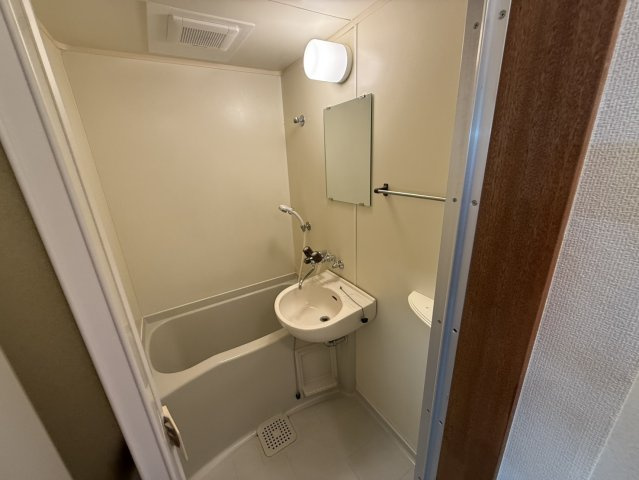 メゾンキャンパスIIの浴室