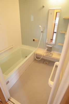 【浴室】 | 磯辺テラスハウス（1-8） | １坪タイプのファミリーバスルーム。