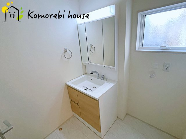 鴻巣市鴻巣第2　新築一戸建て　リーブルガーデン　02の独立洗面台|26.3.27　撮影済み
