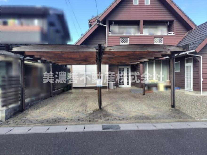 ６６１４１　岐阜市太郎丸中古戸建ての駐車場