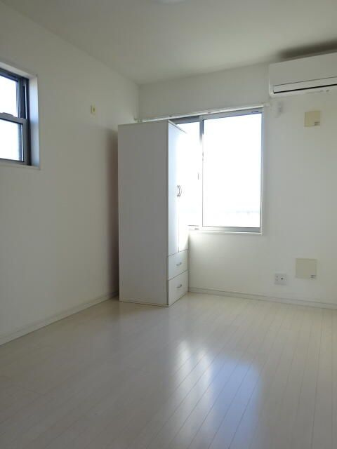 ＴＹ七里の居間・リビング