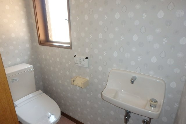 【トイレ】 | 門戸岡田町貸家 | 1階 トイレ