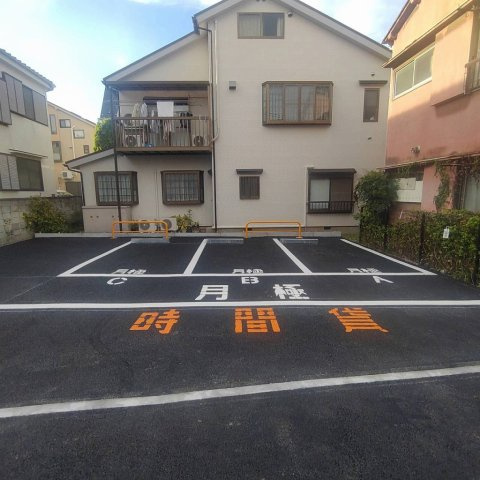 プラスパークス稲荷台第一の駐車場