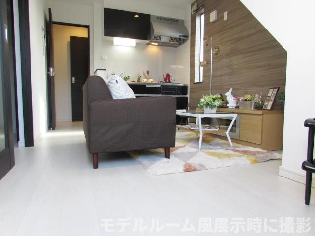 GRANDTIC EL 小林の居間・リビング|違うお部屋の室内写真です。家具等は付いていません。