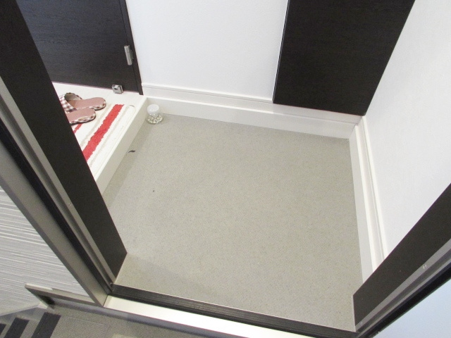 GRANDTIC EL 小林の玄関|違うお部屋の室内写真です。家具等は付いていません。