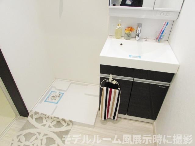 GRANDTIC EL 小林の洗面所|違うお部屋の室内写真です。家具等は付いていません。