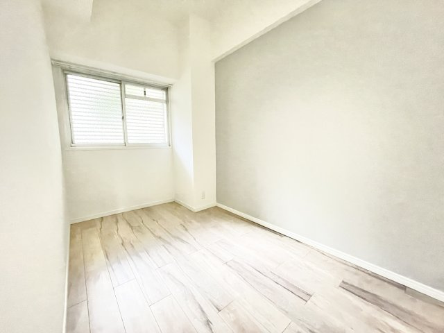 ローズハイツ香里園3号棟の洋室|洋室です