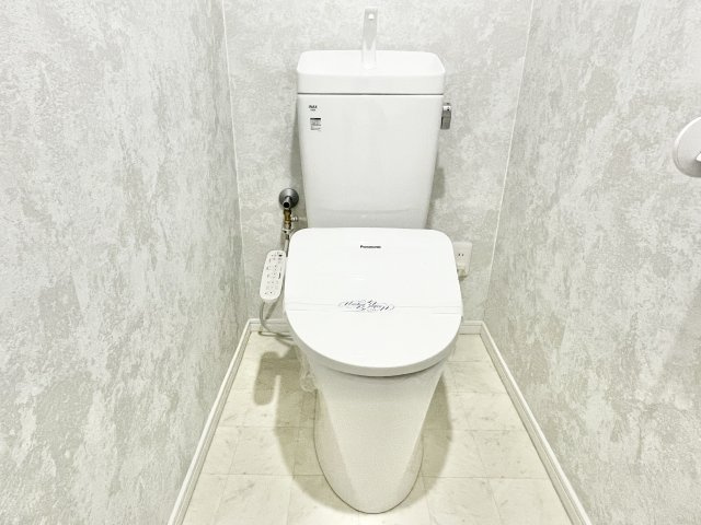 ローズハイツ香里園3号棟のトイレ|シンプルで使いやすいトイレです